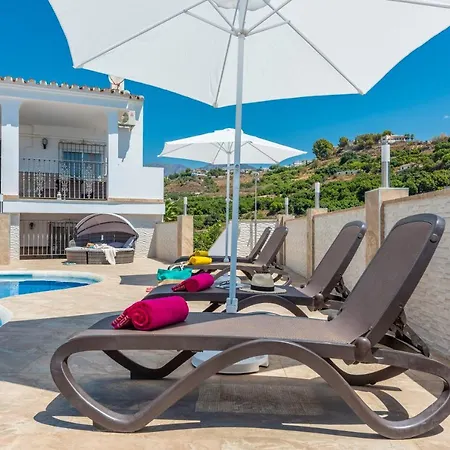 Dos Hermanas Villa