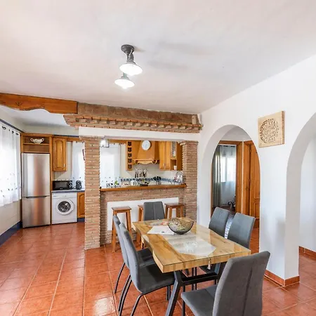 Dos Hermanas Villa *