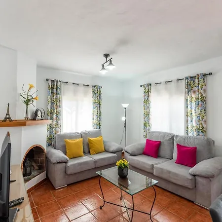 Dos Hermanas Villa