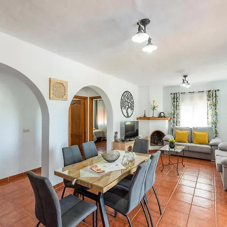 Dos Hermanas Villa *